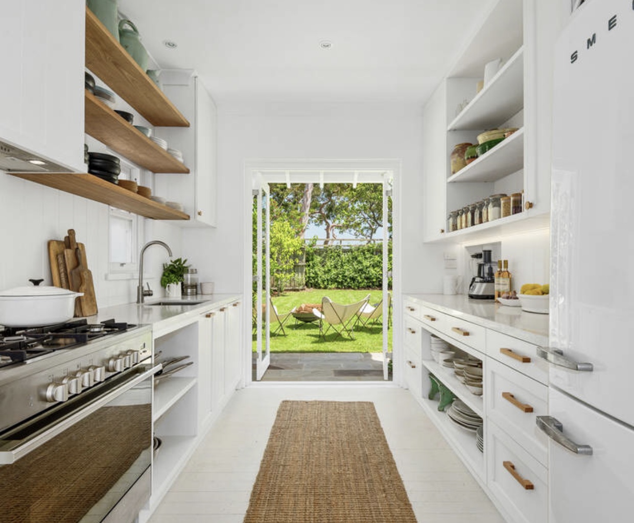 Galley Kitchen with Lineal Handles